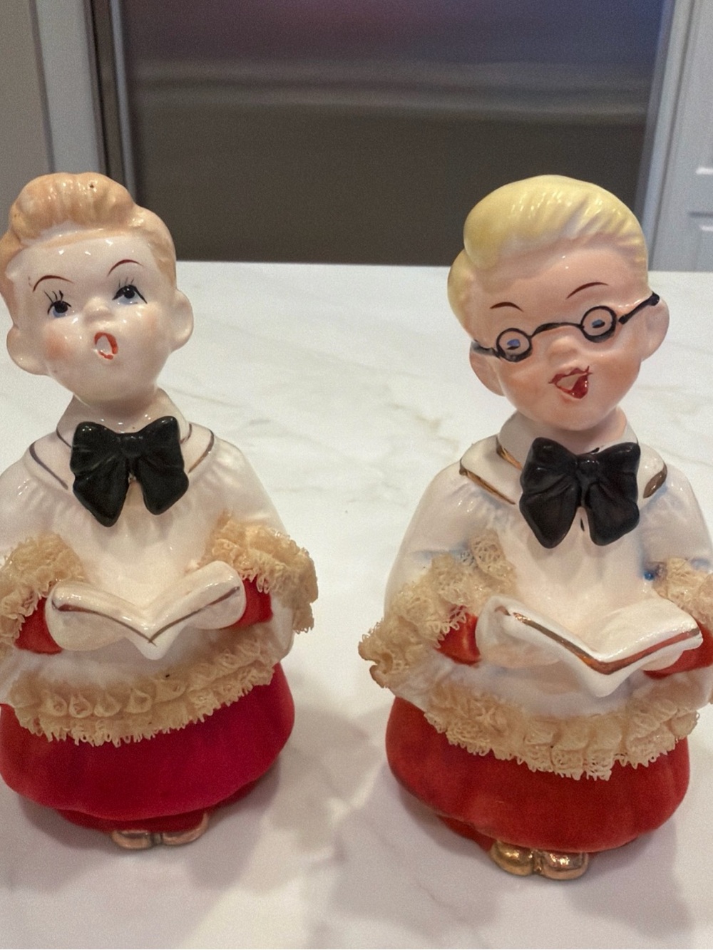 Vintage Ceramic Rare Christmas Carolers with Spaghetti Lace & Red Felt Japan 50s